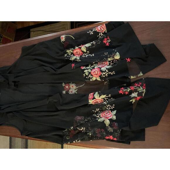 Susan Graver black and floral sleeveless shawl vest - Picture 8 of 8